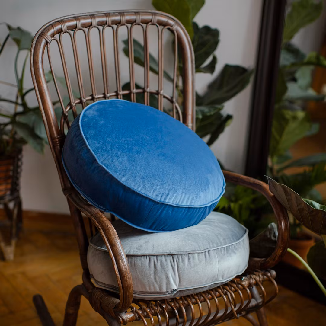 Betty's home, puf i fløjl, blå