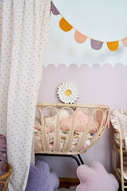 Moi Mili, sengehimmel, Purple flowers