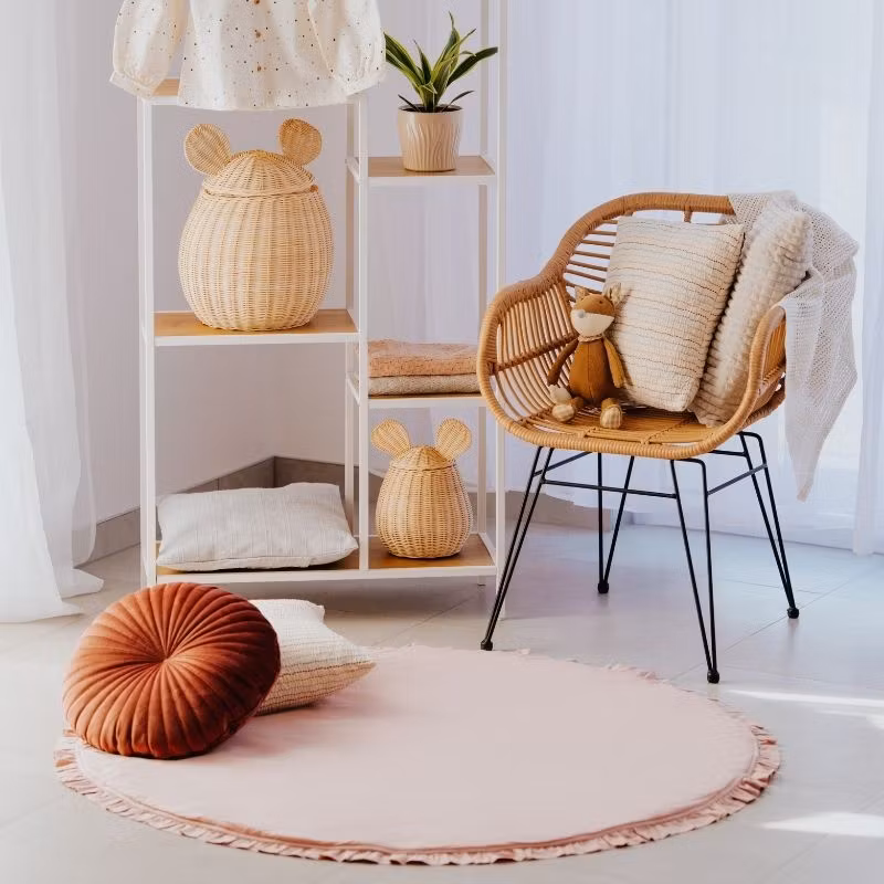 Babylove, rund legemåtte med flæser, lyserød