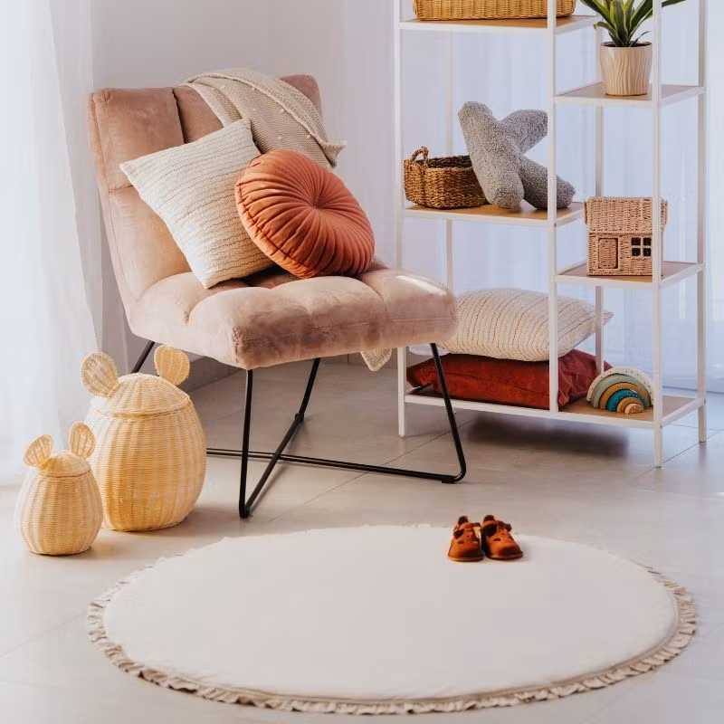 Babylove, rund legemåtte med flæser, natur