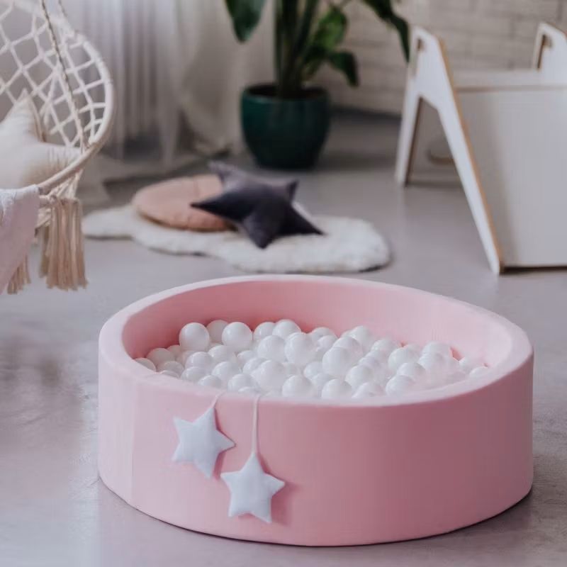 Babylove, lyserød boldbassin BASIC med hvide bolde