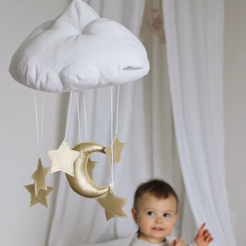 Cotton&Sweets, uro, hvid sky med guldstjerner