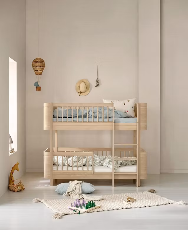 Oliver Furniture, halvhøj køjeseng Mini+, eg