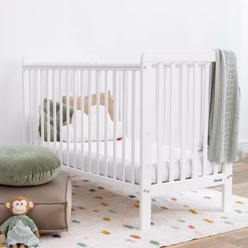 Klassisk tremmeseng, hvid