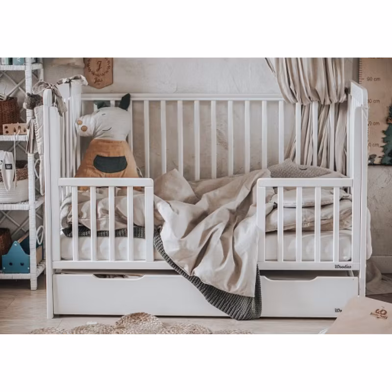 Klassisk tremmeseng, hvid