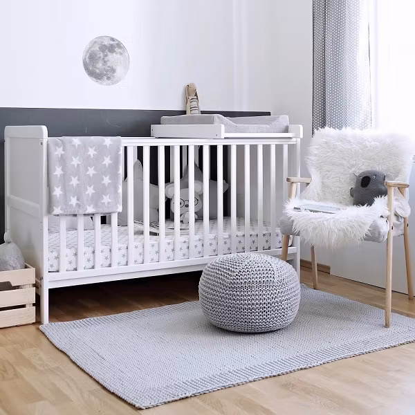 Klassisk vokseseng juniorseng, hvid