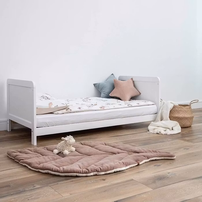 Klassisk vokseseng juniorseng, hvid