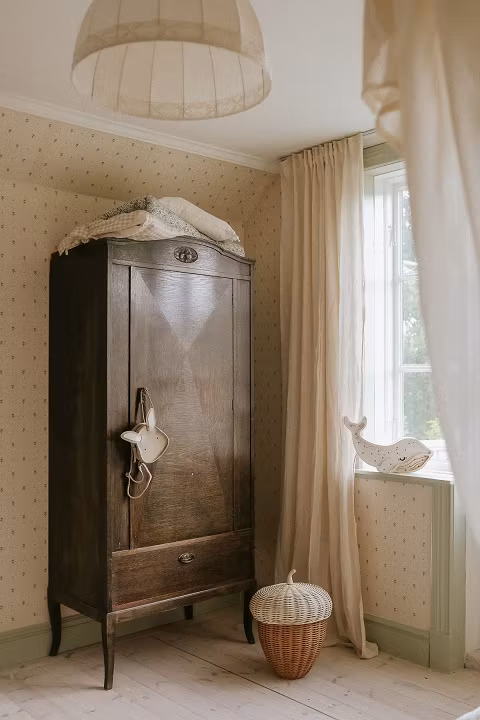 Mrs Mighetto, tapet Tulips för Belle, Blue