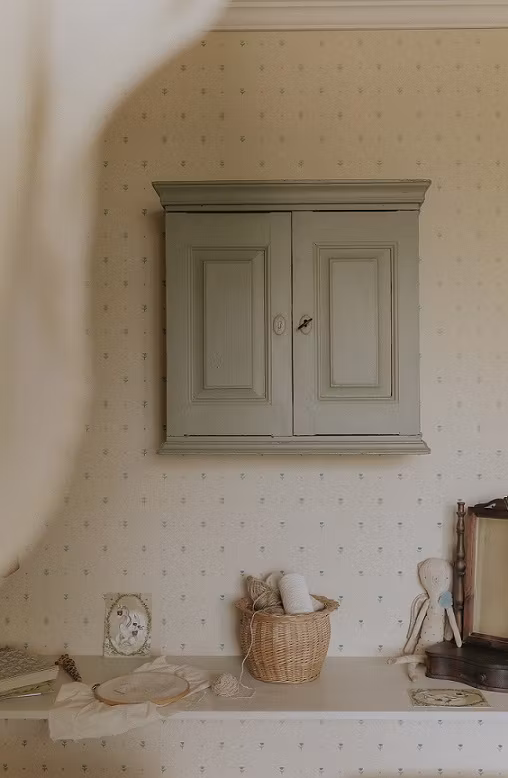 Mrs Mighetto, tapet Tulips för Belle, Blue