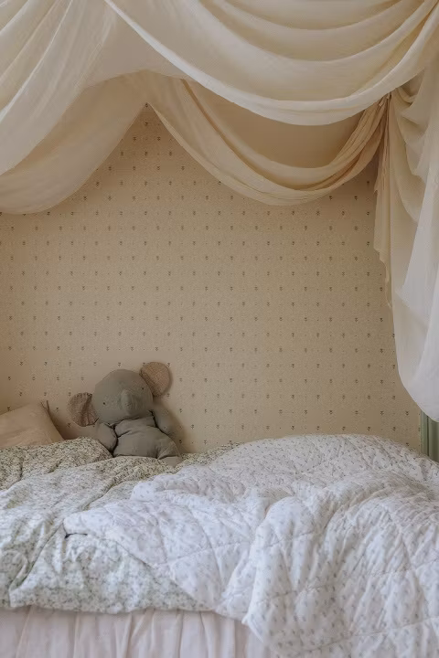 Mrs Mighetto, tapet Tulips för Belle, Blue