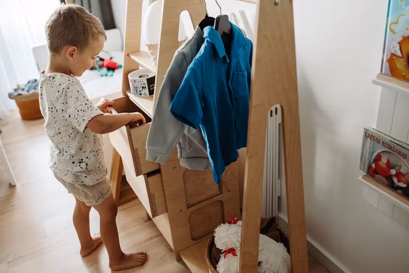 Duck Woodworks, garderobe tøjstang med kasser, natur