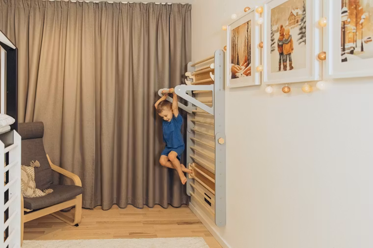 Duck Woodworks, klatretrekant ribbevæg, grå/natur