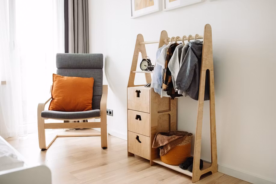 Duck Woodworks, garderobe tøjstang med kasser Clothes, natur