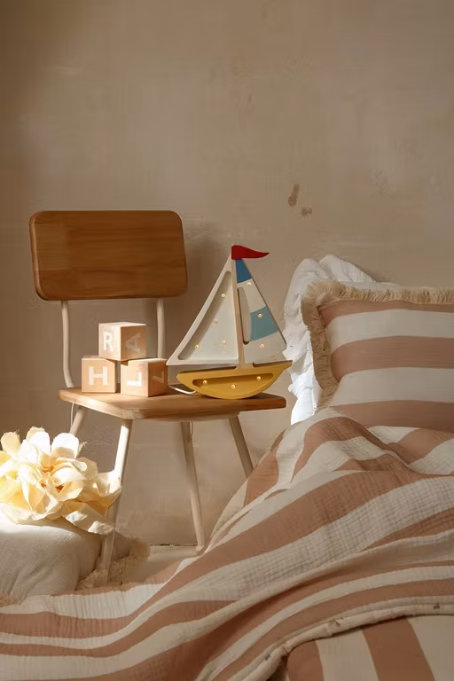 Little Lights, Lampe til børneværelset, Sejlbåd mustard