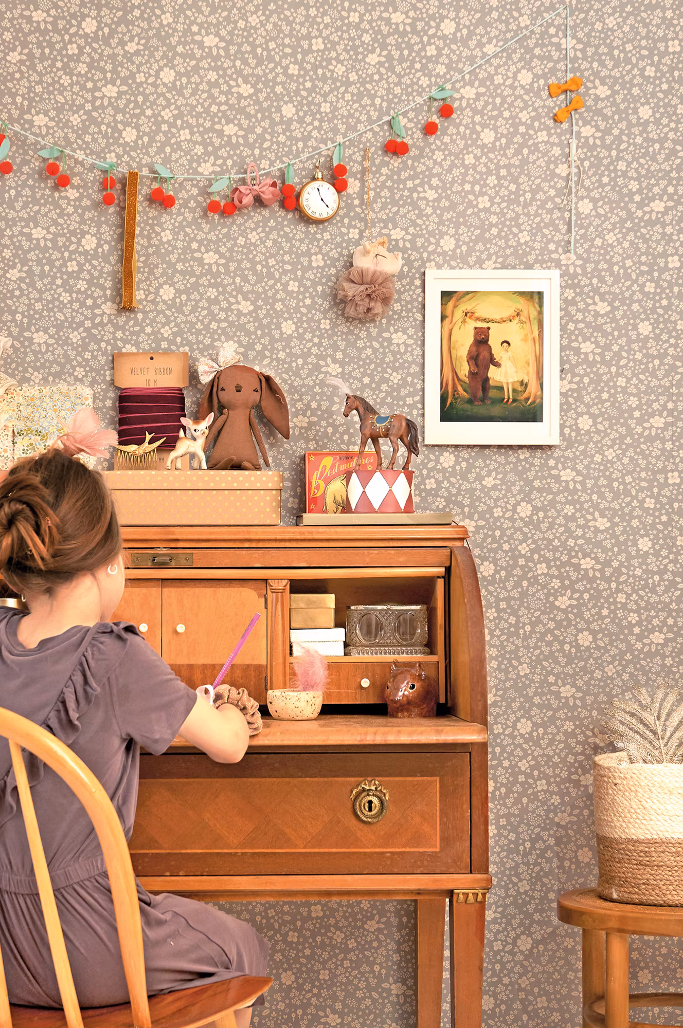 Majvillan, tapet Flora, dusty blue