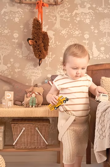 Majvillan, tapet Summer fields, soft brown