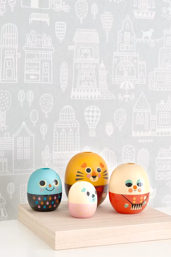 Majvillan, tapet Small town, grå