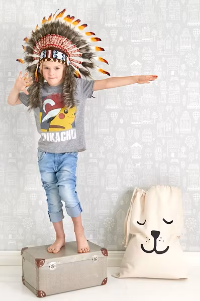 Majvillan, tapet Small town, grå