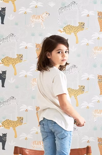 Majvillan, tapet Black panther, light grey