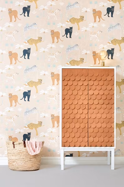 Majvillan, tapet Black panther, creamy orange