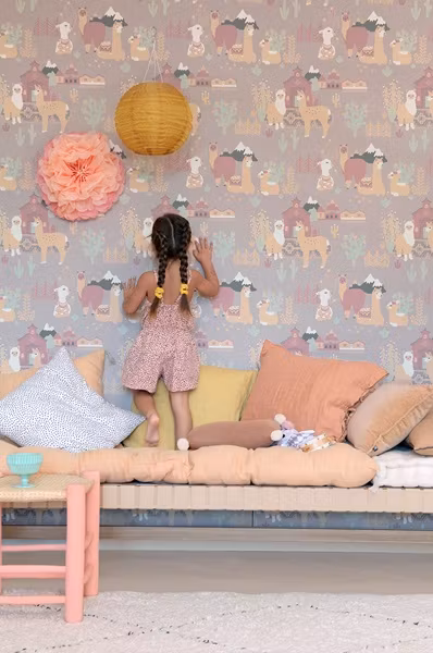 Majvillan, tapet Lama village, evening lilac