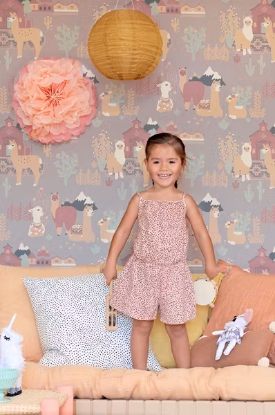 Majvillan, tapet Lama village, evening lilac