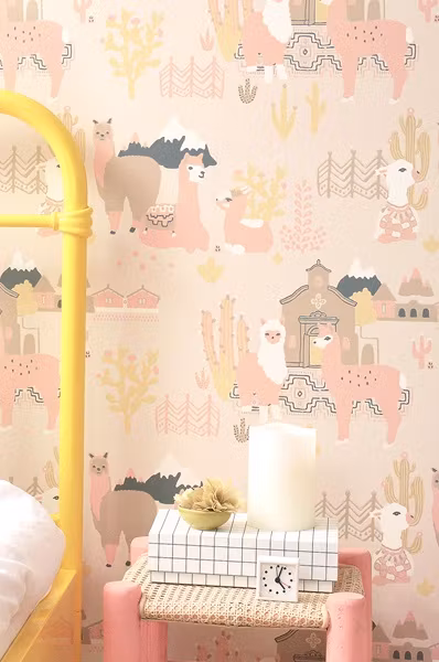 Majvillan, tapet Lama village, light sunny pink