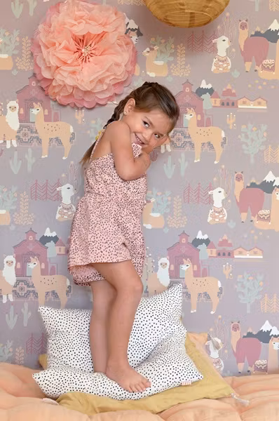 Majvillan, tapet Lama village, evening lilac