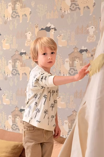 Majvillan, tapet Lama village, soft grey