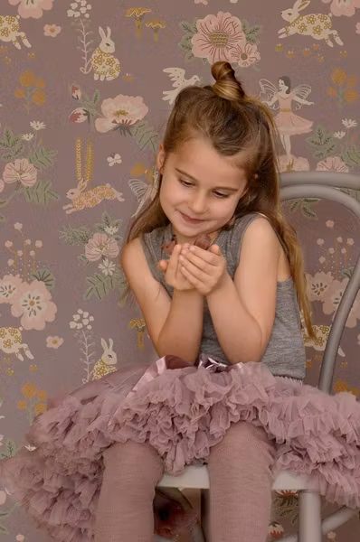 Majvillan, tapet Old garden, plum