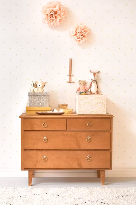 Majvillan, tapet Holly, guld