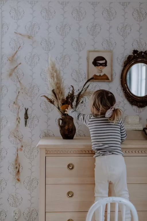 Antik kommode med tre skuffer, natur