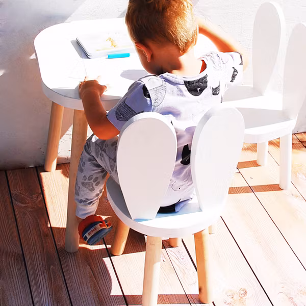 Møbelsæt til børn - Kaninstol og bord