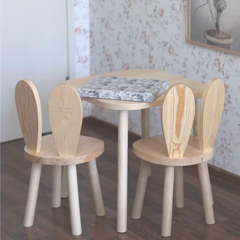 Møbelsæt til børn - To kaninstole og bord, natur