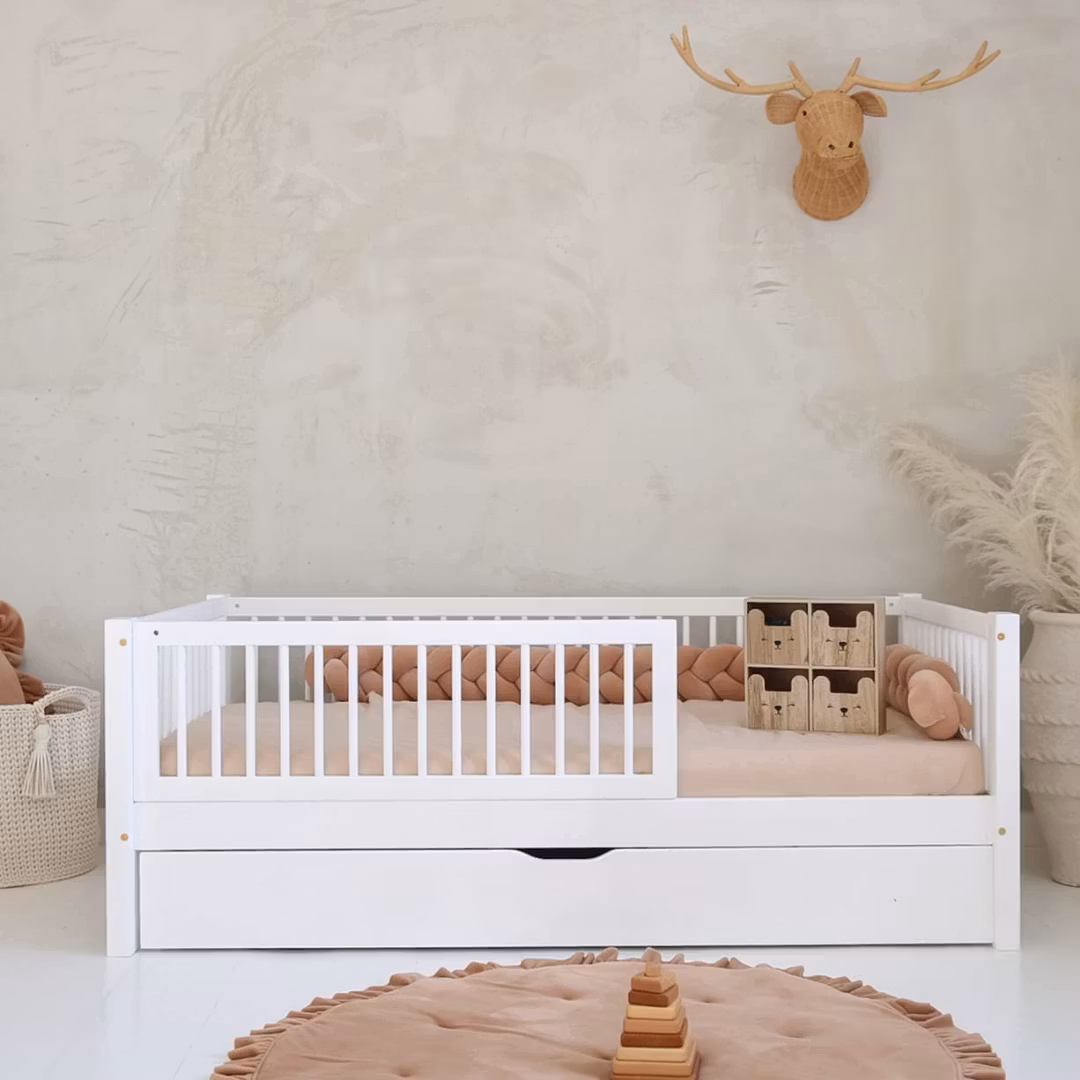 Hvid børneseng Asta 90x190 cm med udtræksseng