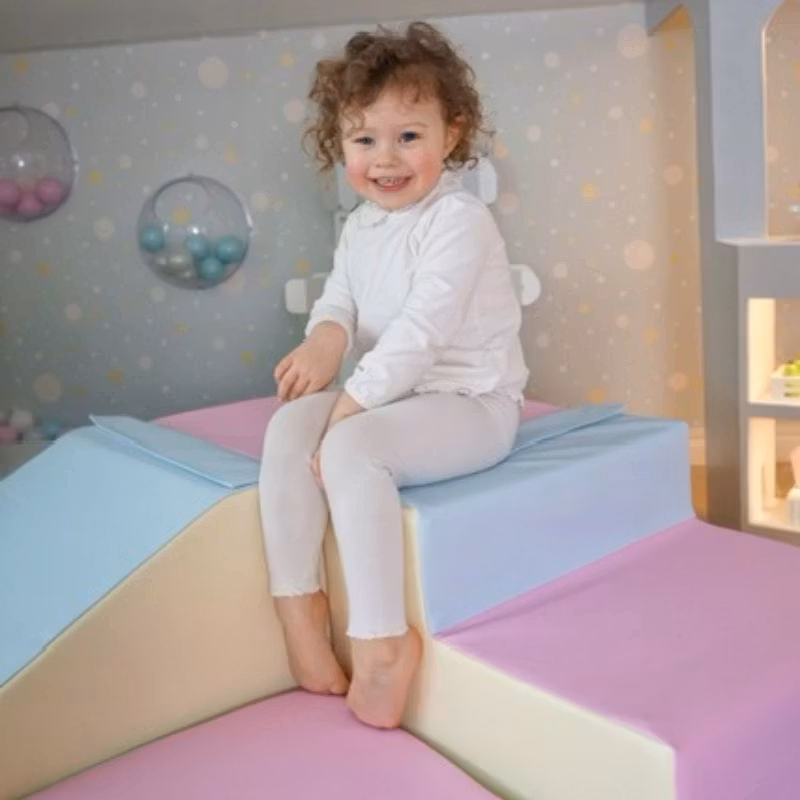 Bygbar pastel rutsjebane til børneværelset