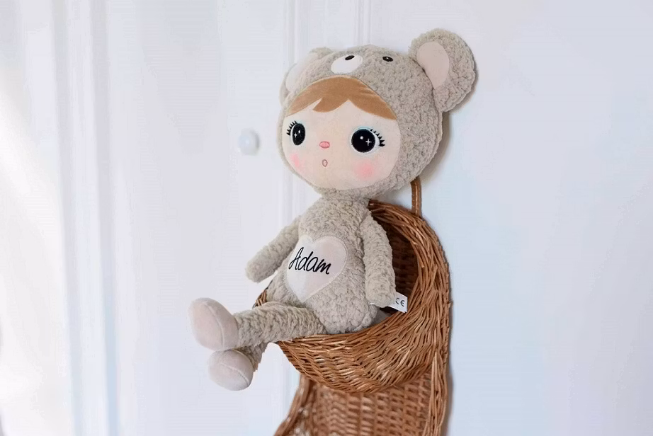 Beige teddybjørn, stor dukke med navn