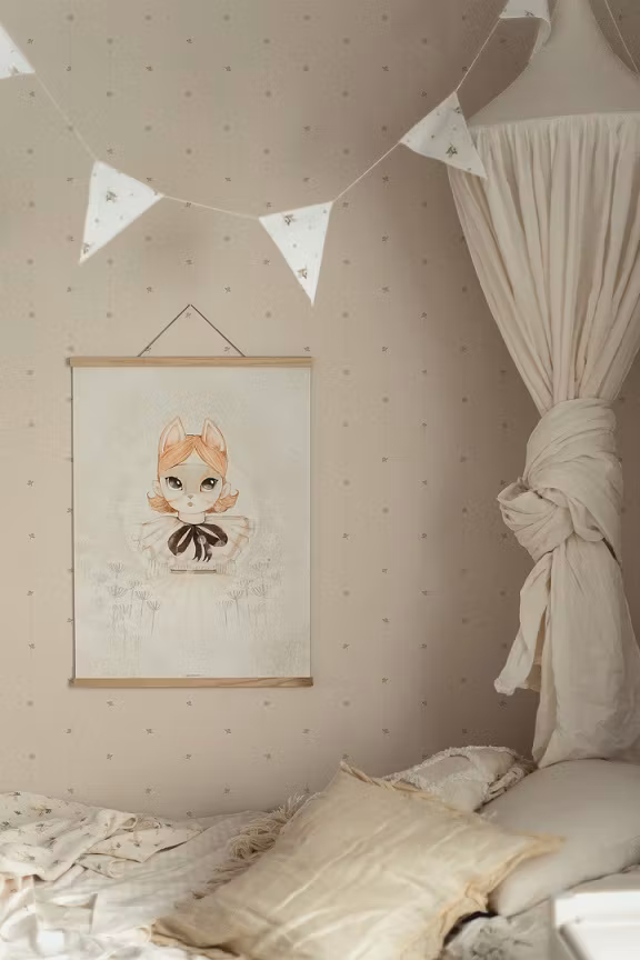 Mrs Mighetto, tapet Teeny Berries, Pale Yellow