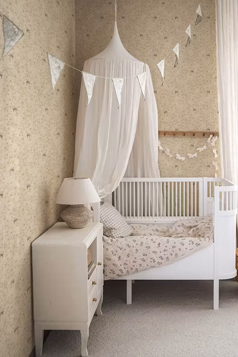 Mrs Mighetto, tapet Dear Swan, Pale Yellow