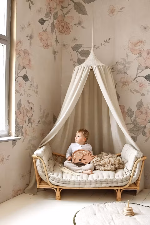 Mrs Mighetto, tapet Land of Roses