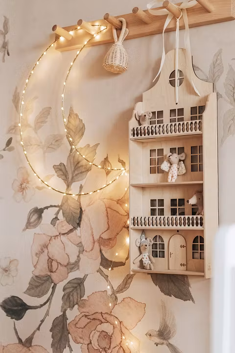 Mrs Mighetto, tapet Land of Roses