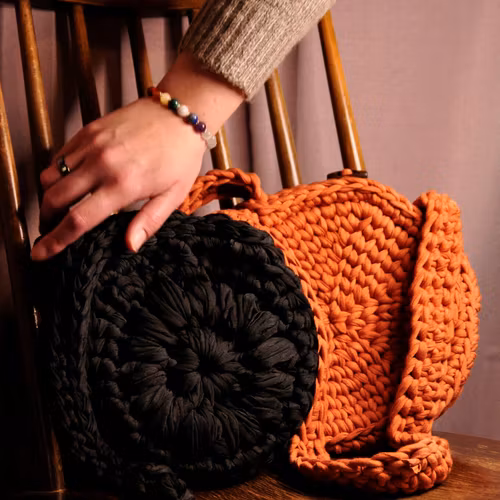 Stay True väska Rund- Svart