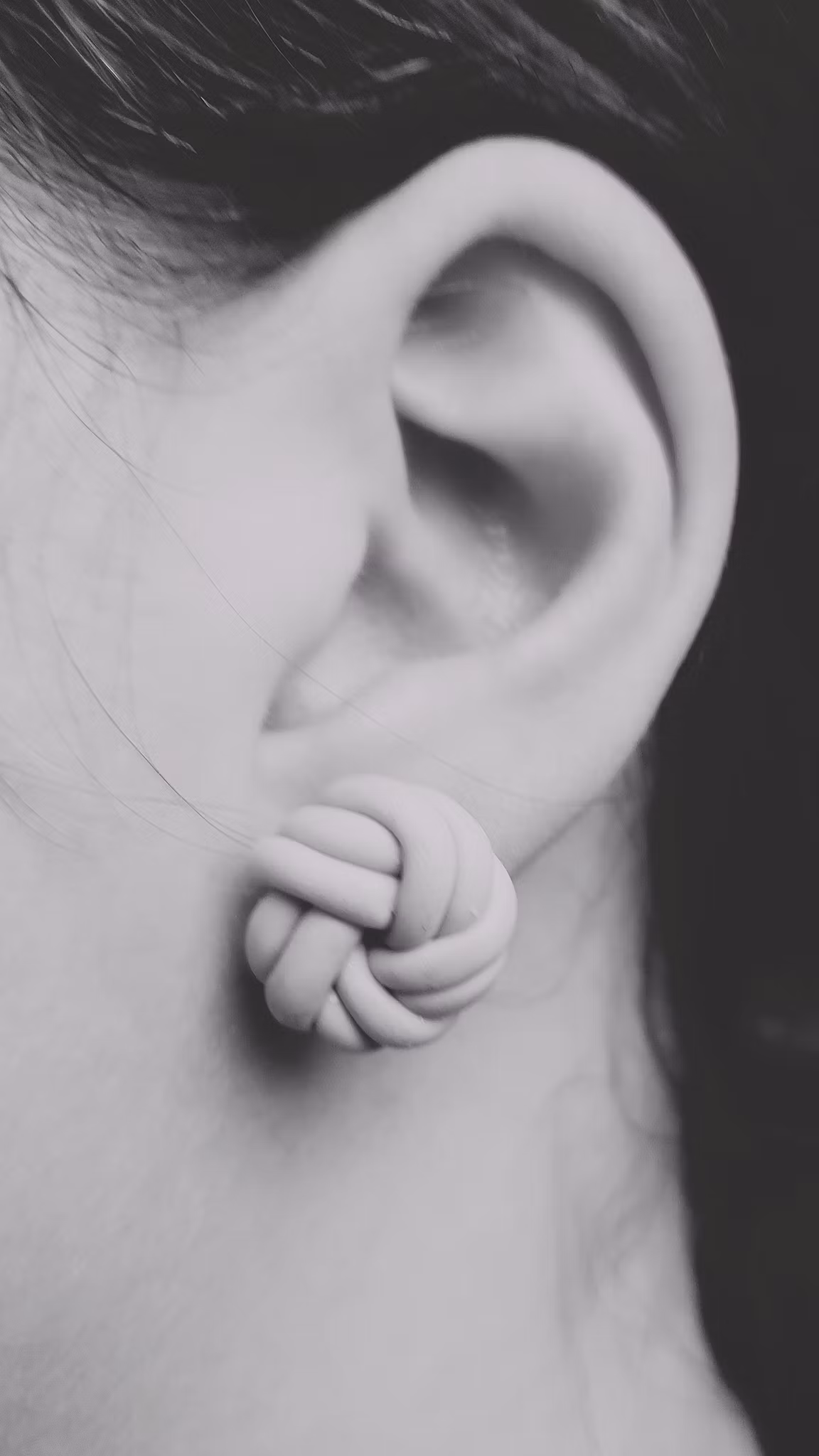 Knot stud