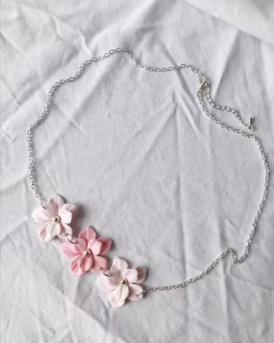Flower necklace