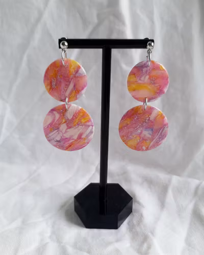 Pink and yellow circles