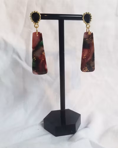 Green and red dangle