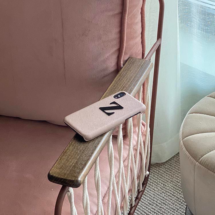 Beige Saffiano Mobilcover med metal letter®