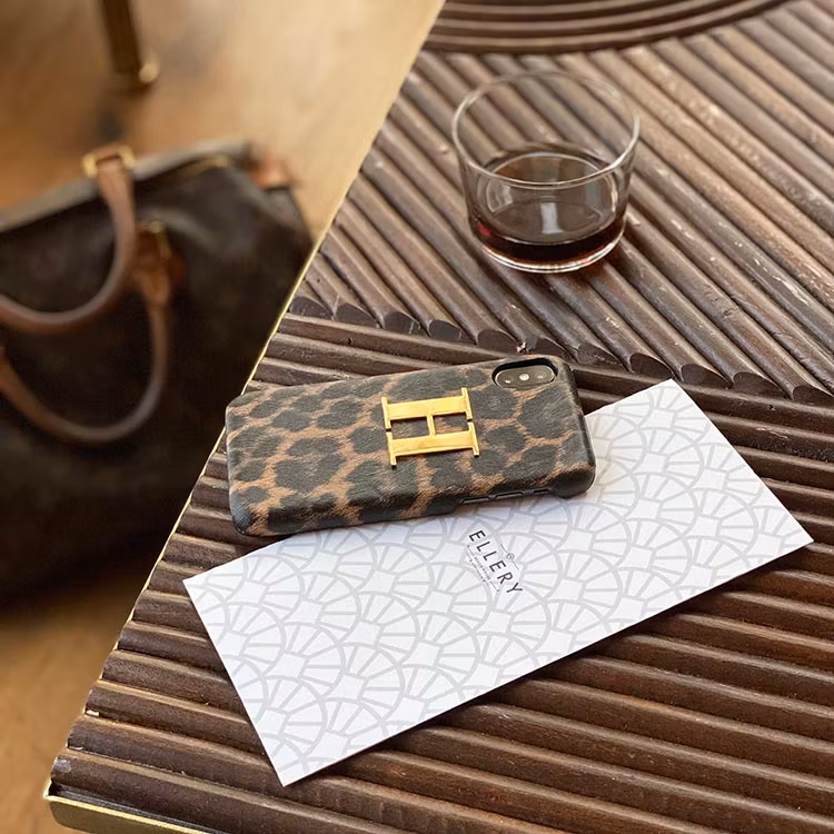 Leopard mobilcover med metal letter®