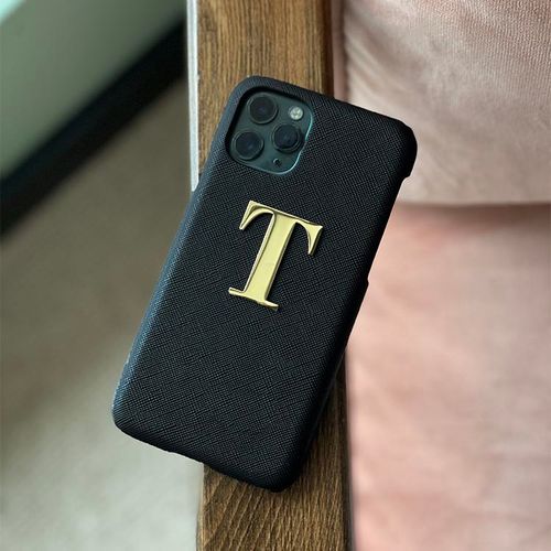 Black Saffiano Mobilecover med metal letter®
