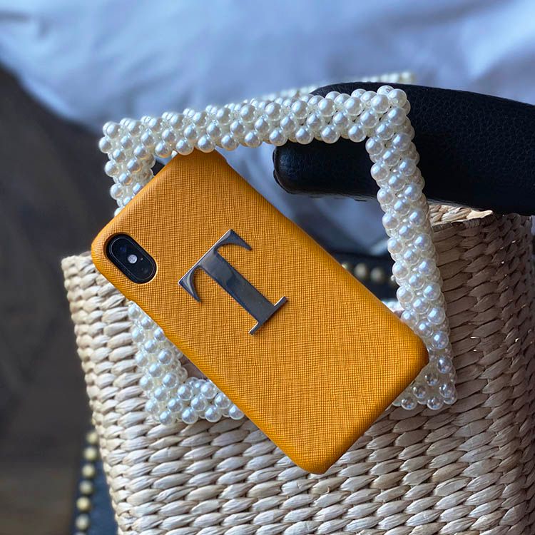 Yellow Mobilcover med metal letter®